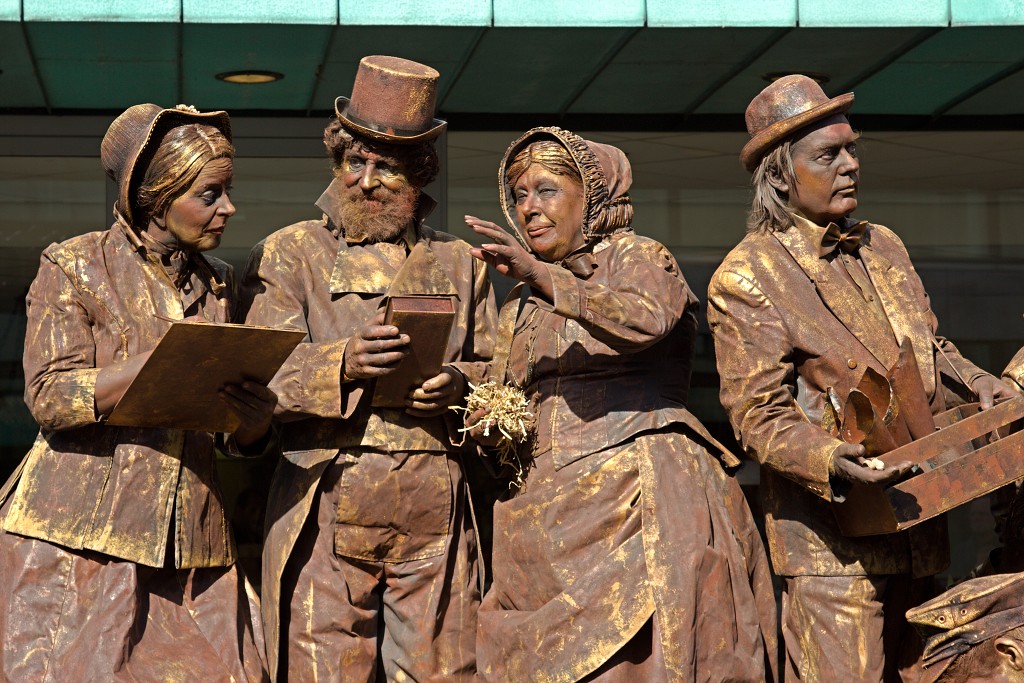 living statue levend standbeeld evenement event festival festiviteit kunst art straatkunst streetart artiest beeld beeldhouwwerk sculpture sculptuur